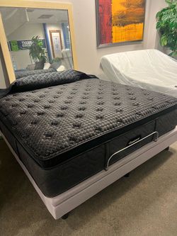 🔥simmons Beach series 3 king plush pillow top $1500🔥