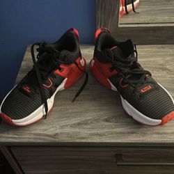 Men’s Nike Basketball Shoes