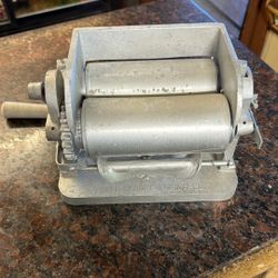 Hand Crank Original Monarca Tortilla Maker 