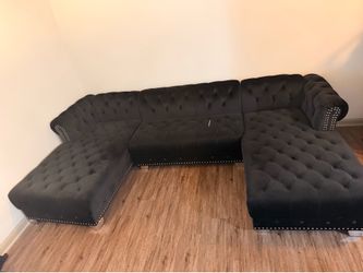 Black  Velvet Tufted Sectional