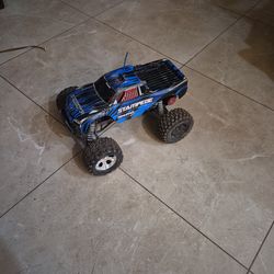 TRAXXAS STAMPEDE