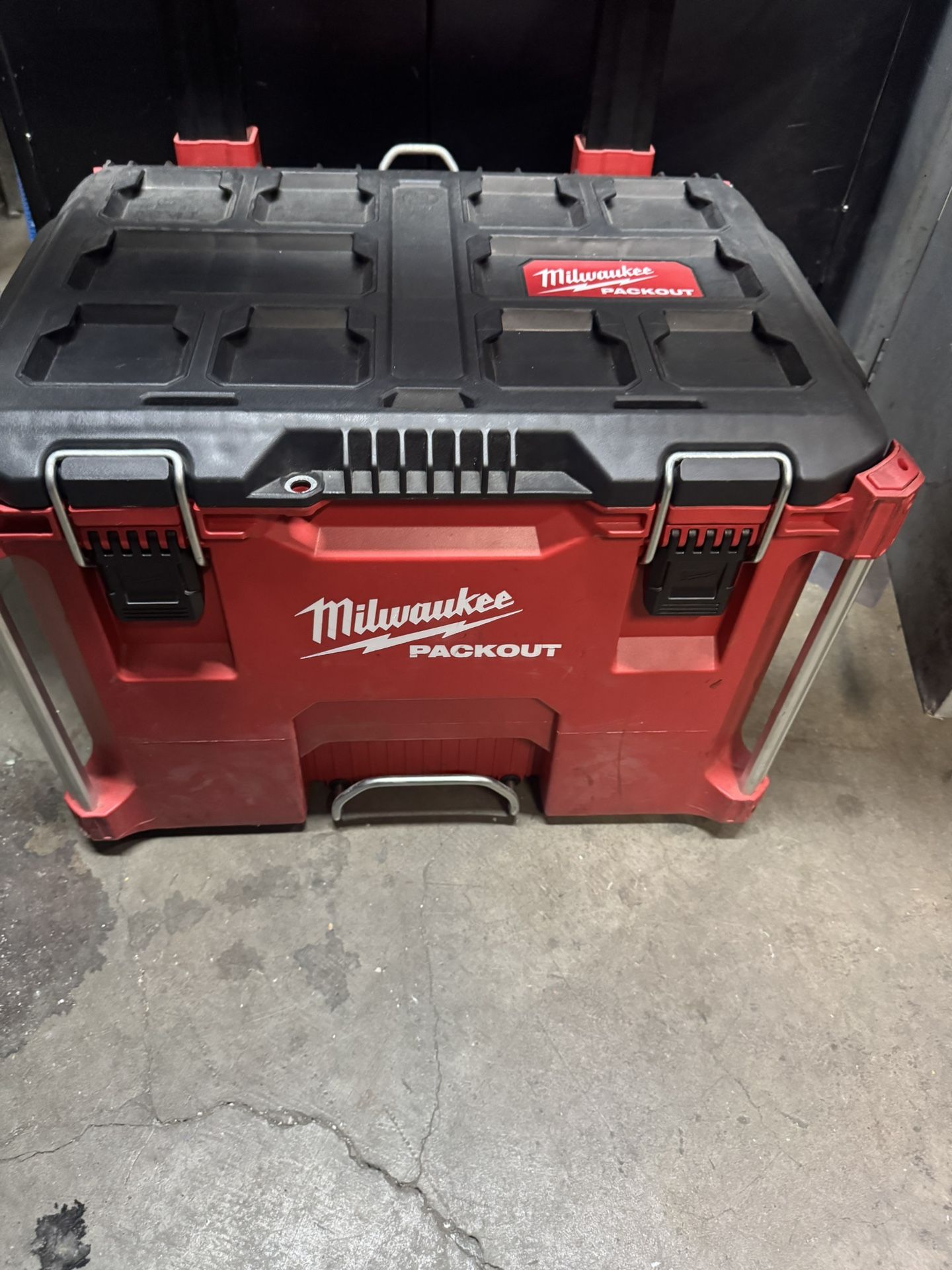 Milwaukee PACKOUT 22 in. Rolling Modular Tool Box 