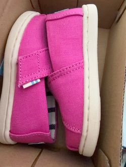 Pink toddler shoes