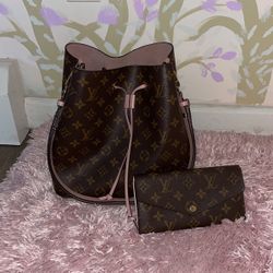 Louis Vuitton Matching Bag And Wallet for Sale in North Providence, RI -  OfferUp