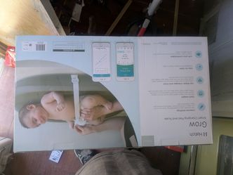 Hatch Grow Smart Changing Pad and Scale  New!