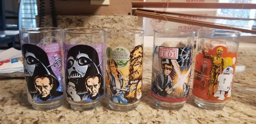 VINTAGE STAR WARS, DC SUPERMAN, and sports glasses and coffee cups