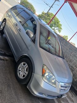 2007 honda odysey buenas Condiciones Titulo Limpio 159k Automatic no chec Engine Solo Interesados $3200 esmoc checa en mano