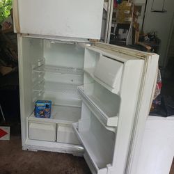 USED REFRIGERATOR 