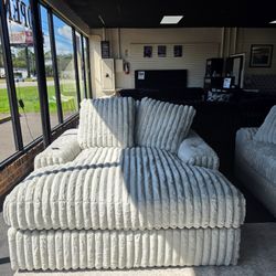 Oversized Chair in light gray Corduroy🚚WE DELIVER🚚
