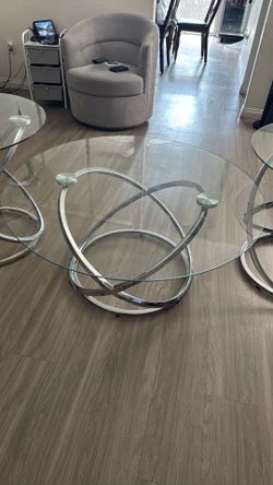 Hollynyx - Glass Table (Set of 3)