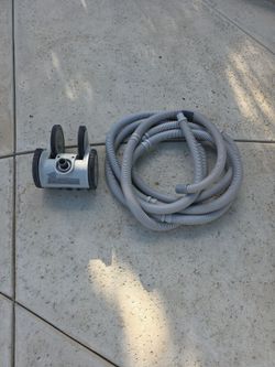 Four wheel pool cleaner
