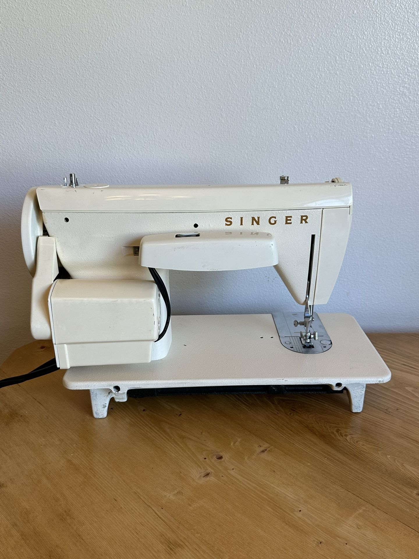 Vintage Singer 247 Heavy Duty Sewing Machine for Sale in