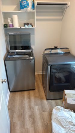 Samsung Gas Dryer DVG45T3400P/A3 – Excellent Condition