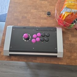Qanba Q3 Fight Stick.