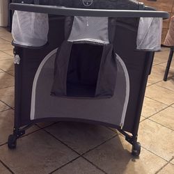 Bassinet - Brand- Adovel