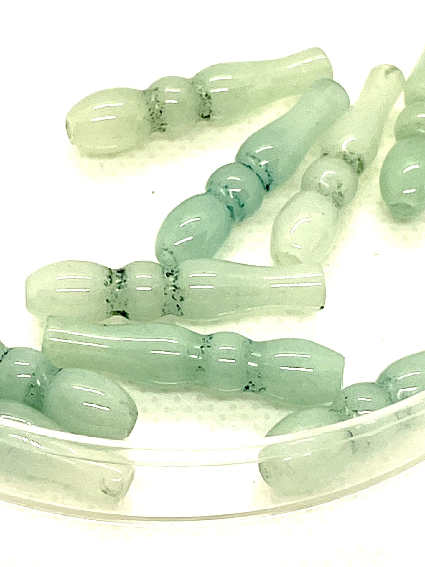 10 Green Gemstone Beads 28 mm