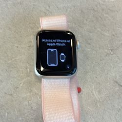 2 Apple Watch SE