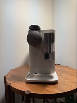 Nespresso De’Longhi Lattissima One Espresso & Cappuccino