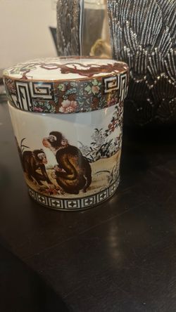 Porcelain canister