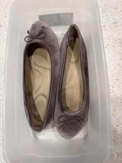 Old Navy Velvet Ballet Flats – Size 8.5 (Worn Once)