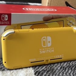Nintendo Switch lite yellow