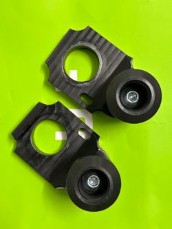 Driven Racing Rear Axle Block Sliders for YAMAHA R1 / FZ10 /MT10 / FZ1 / FZ8  YZF Superbike Racing Yoshimura Akrapovic Dunlop Michelin Pirelli
