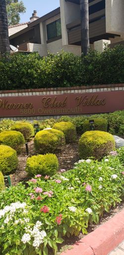 For Lease TH in Woodland Hills