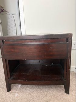 FREE NIGHTSTAND