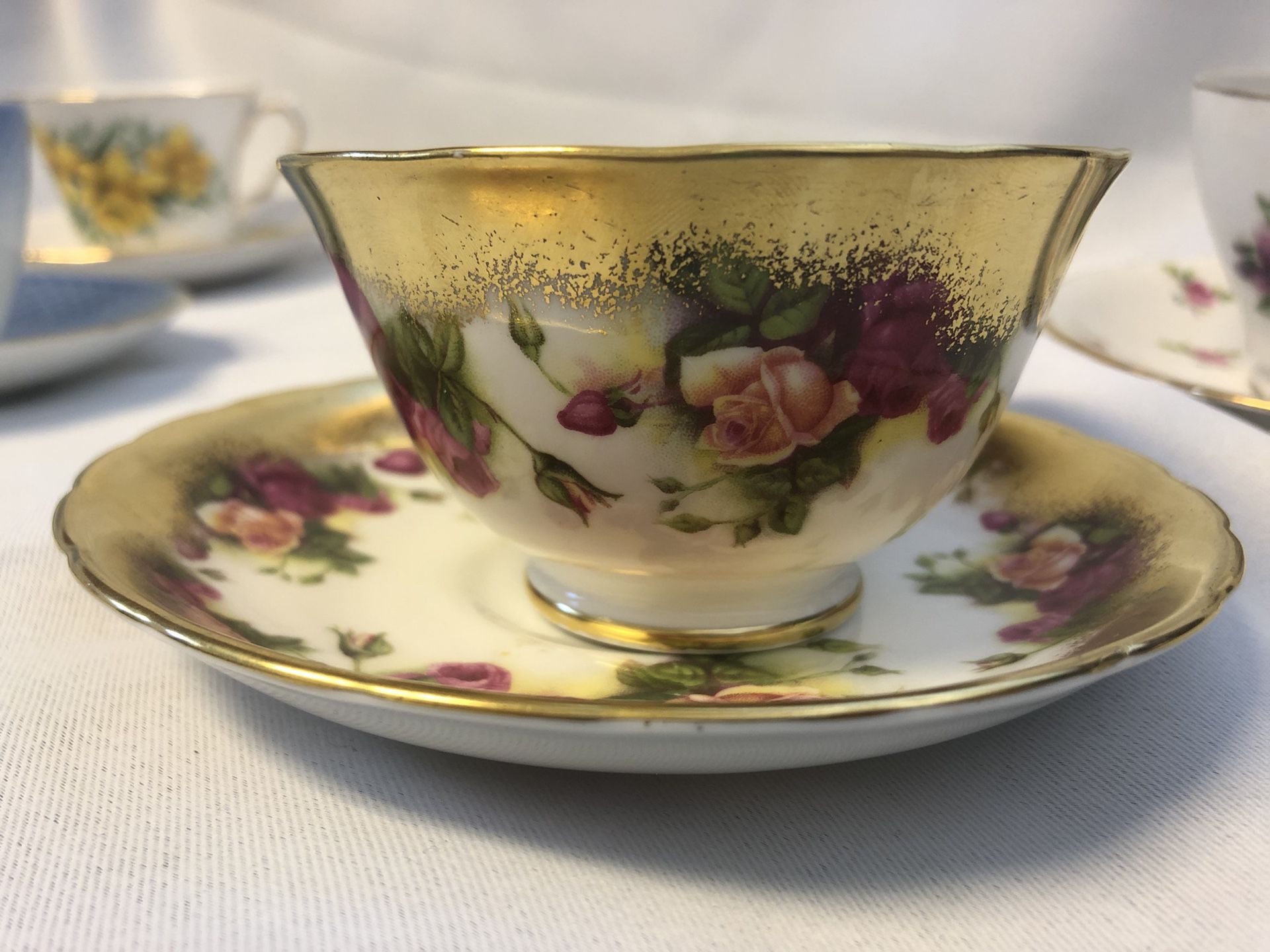 Vintage Golden Rose Royal Chelsea Bone China