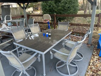 Patio Set W/ 6 Swivel Chairs 