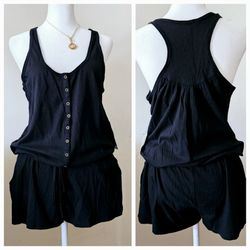 Size Small Express Black Sleeveless Gathered Waist One Piece Romper Jumpsuit 60% Cotton, 40% Modal. New with Tags!

Measures 7" (34") Pit to Pit Unstr