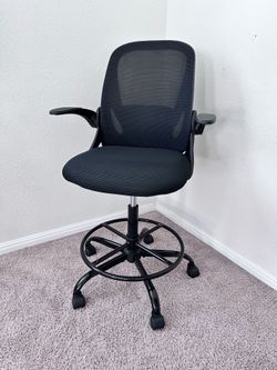 Black Rolling Office Chair with Foot Ring – Good Condition