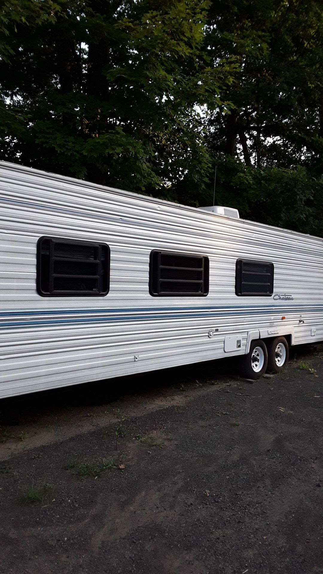 1998 chateau camper trailer