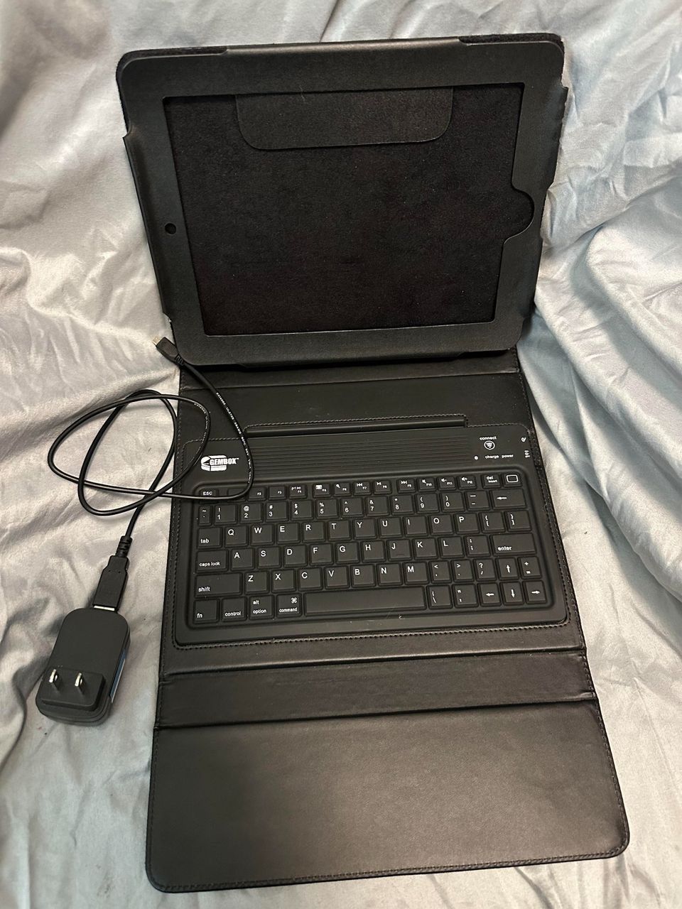Gembox iPad case with Bluetooth keyboard