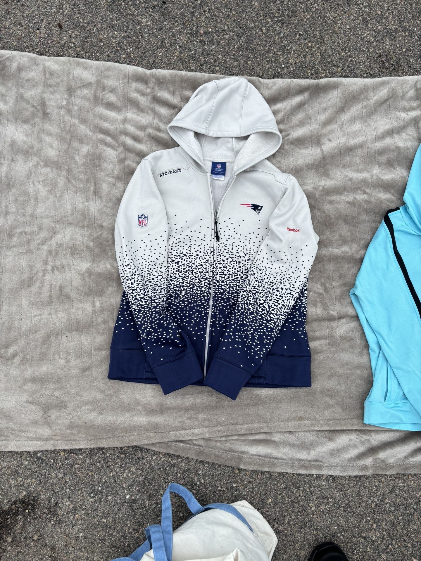 Ladies Reebok pats hoodie. Brand new. Size L