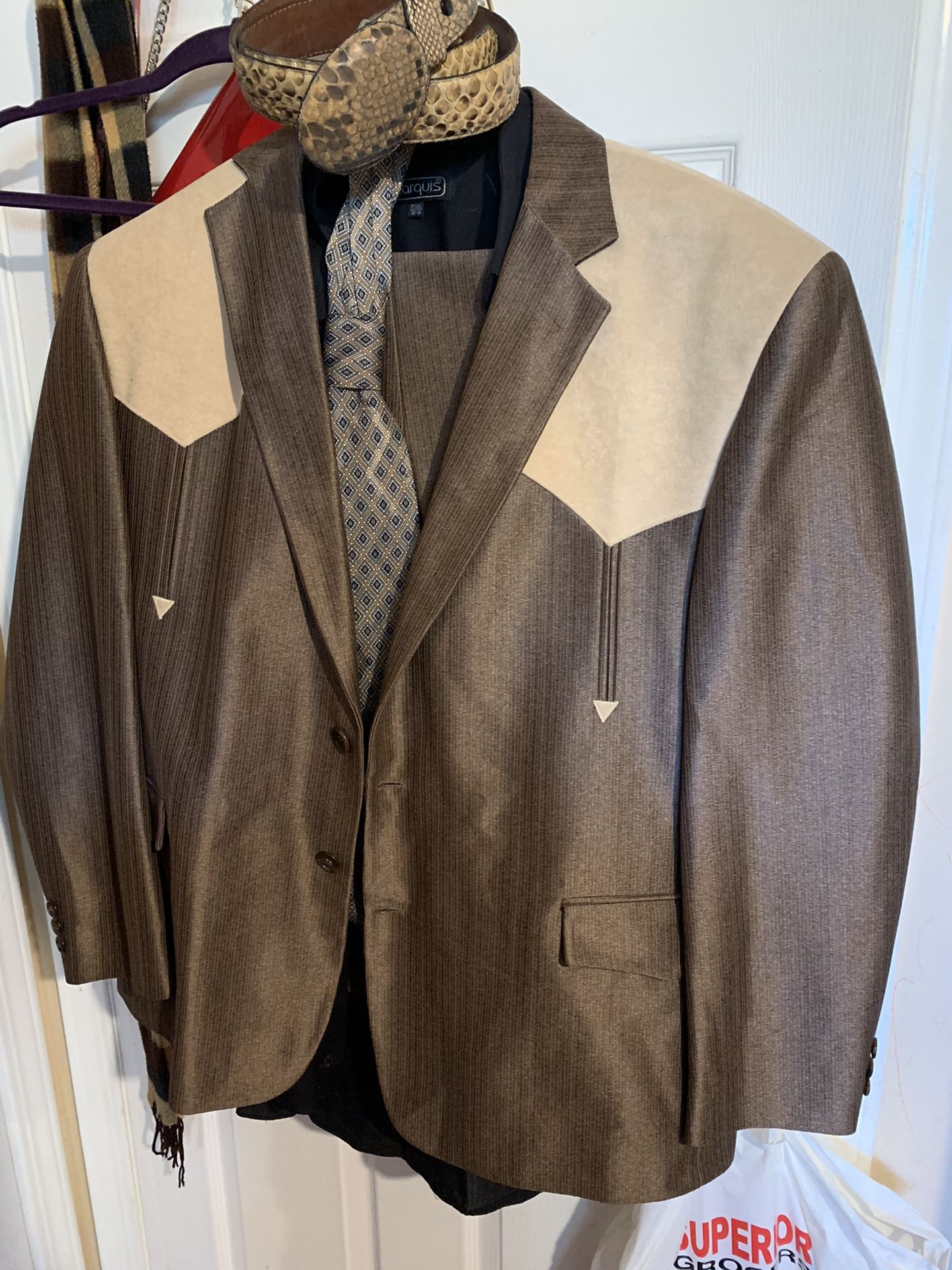 Traje de chalinillo
