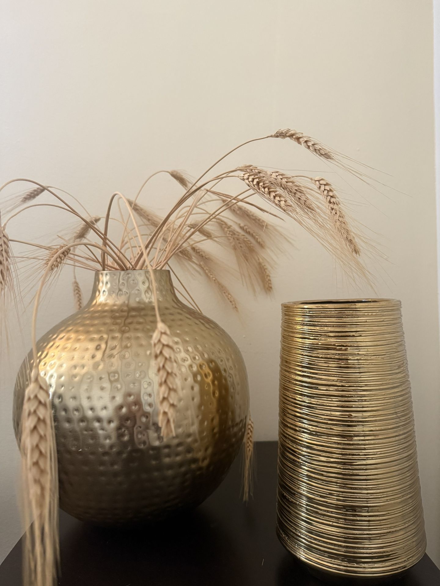 2 Vases