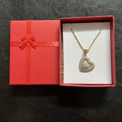 Gold Plated heart Pendant With Chain.