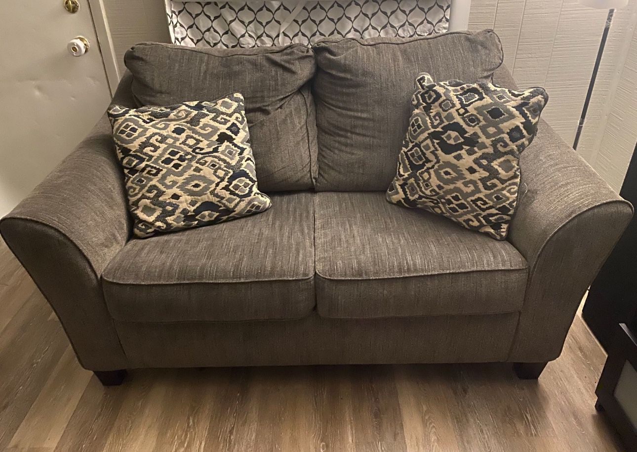 Grey/Navy Blue Couches With Pillows 