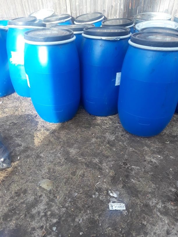 55 gallon plastic barrels