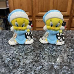 Looney Tunes Tweety Bird And Sylvester The Cat With Bugs Bunny Pair Of Salt And Pepper Shakers.  Brand New 