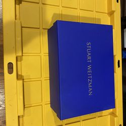 Stuart Weitzman 