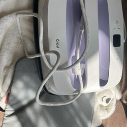 Cricut EasyPress 2 Heat Press Machine (12 in x 10 in)