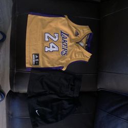 Lakers Jersey Size 3t With Nike Shorts