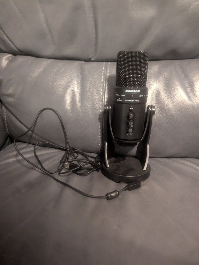 Samson Track Pro Microphone Podcast 