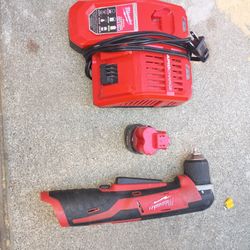 Milwaukee's M12 Cordless Right Angle Drill