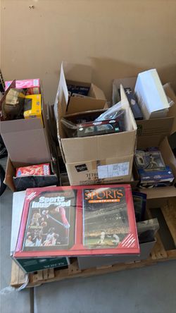 LARGE LOT SPORTS FIGURES & BOBBLEHEAD LOT JORDAN RIPKEN GRETZKY NOLAN RYAN JETER AROD SEAVER SHAQ ETC