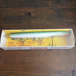 NIP Suick Bass & Pike Thriller, Fishing Lure in box Green And White 7”
