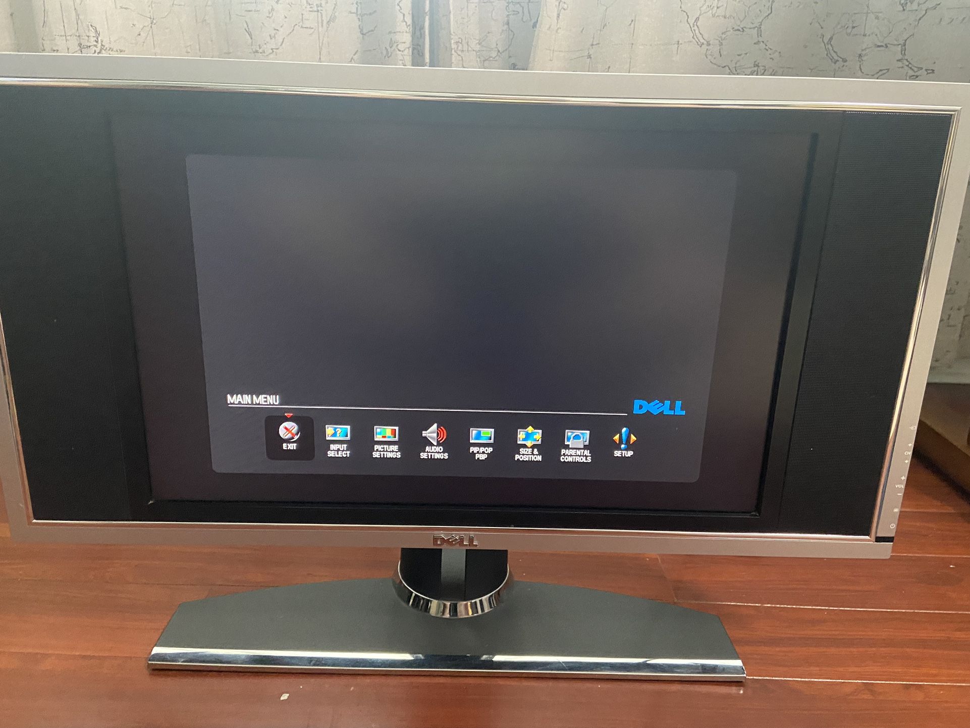 19 “ Dell monitor Video Game Tv