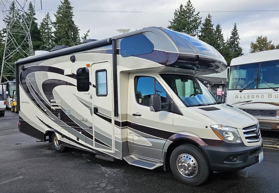 2017 Forest River Sunseeker 2400WS